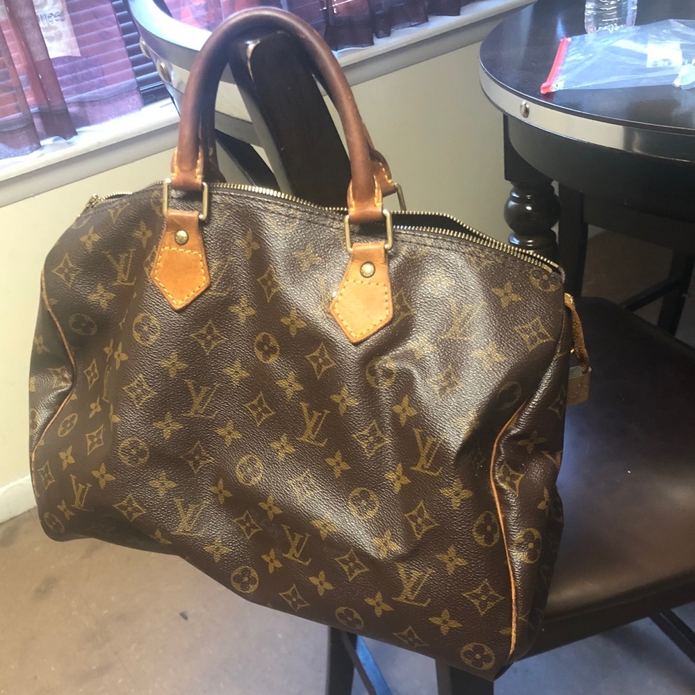 Authentic used Louis Vuitton Speedy 40 satchel